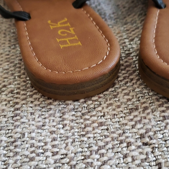 Big Girls Youth Sandals New With tags size 6 & 7 - Picture 5 of 10